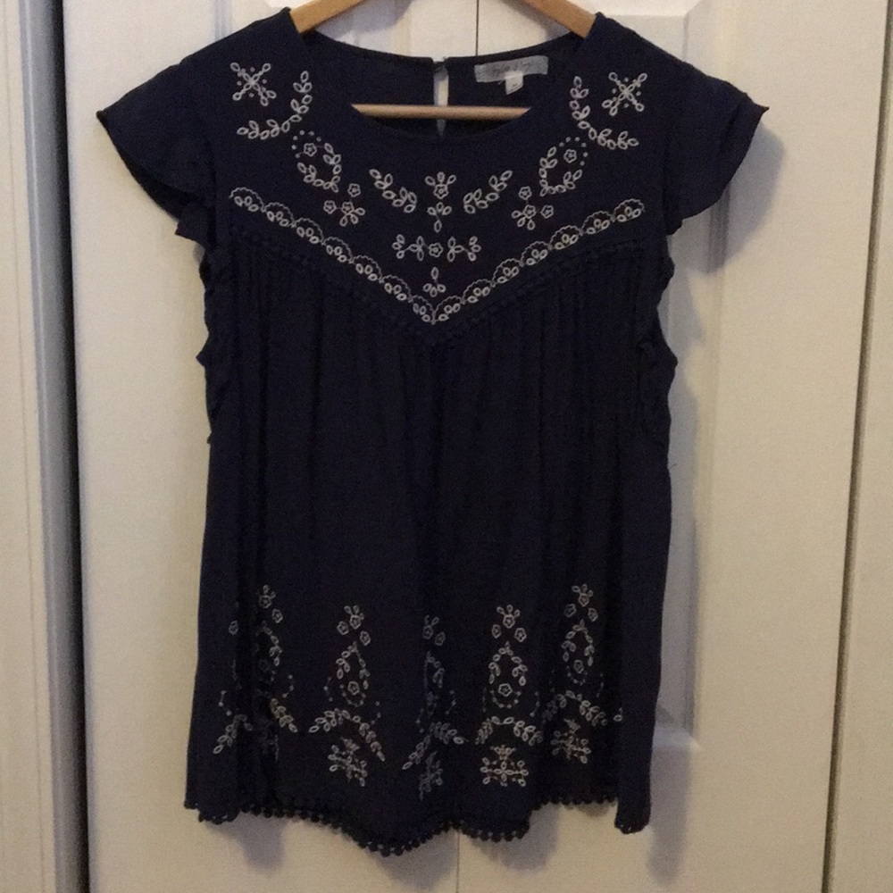 TAYLOR&SAGE Navy Blouse with White Embroidery